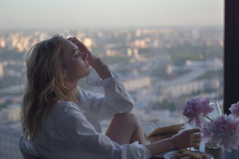 Guía práctica para la resaca empática: Cómo limpiar tu energía y proteger tu sensibilidad